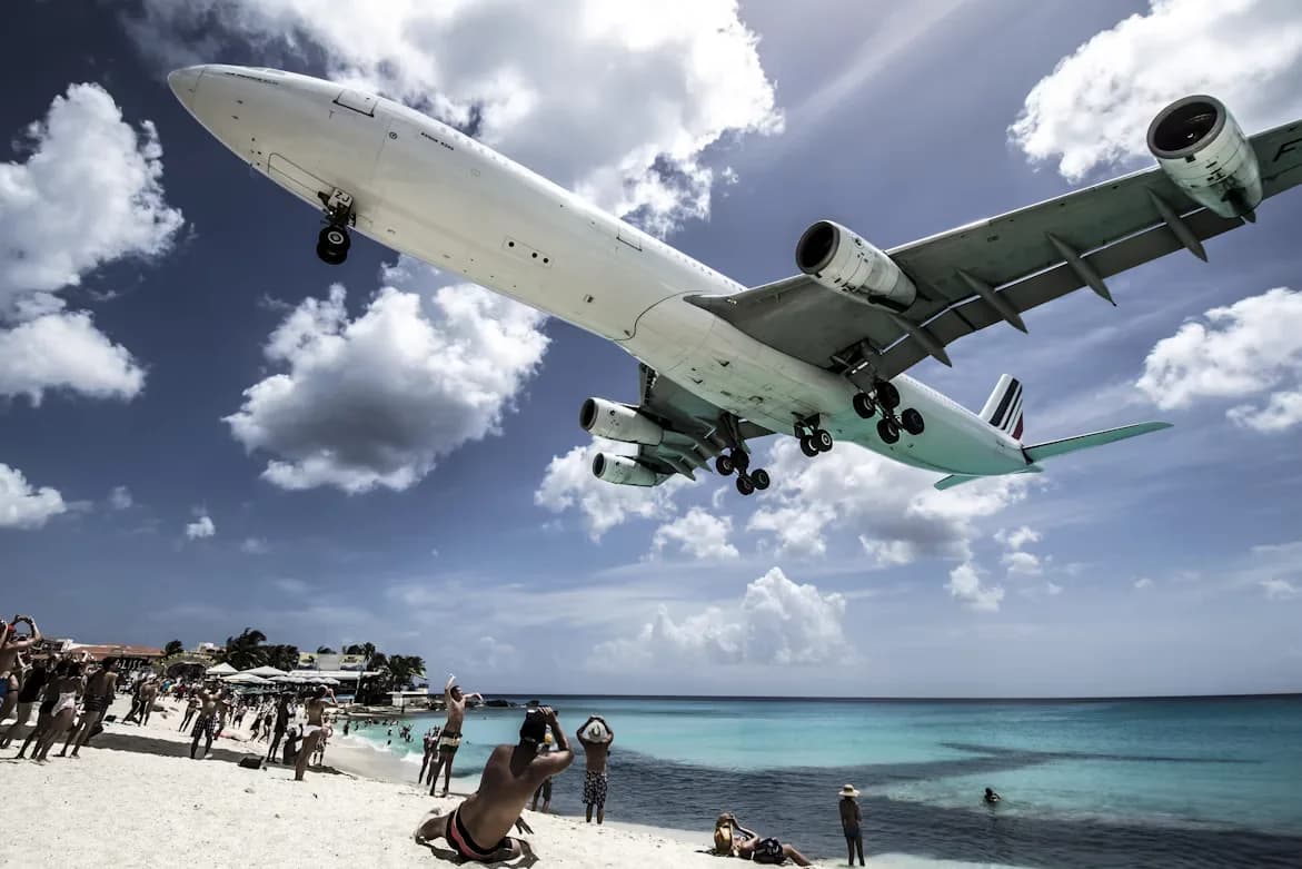 Tiefanflug einer Air France über den Maho Beach auf St. Maarten