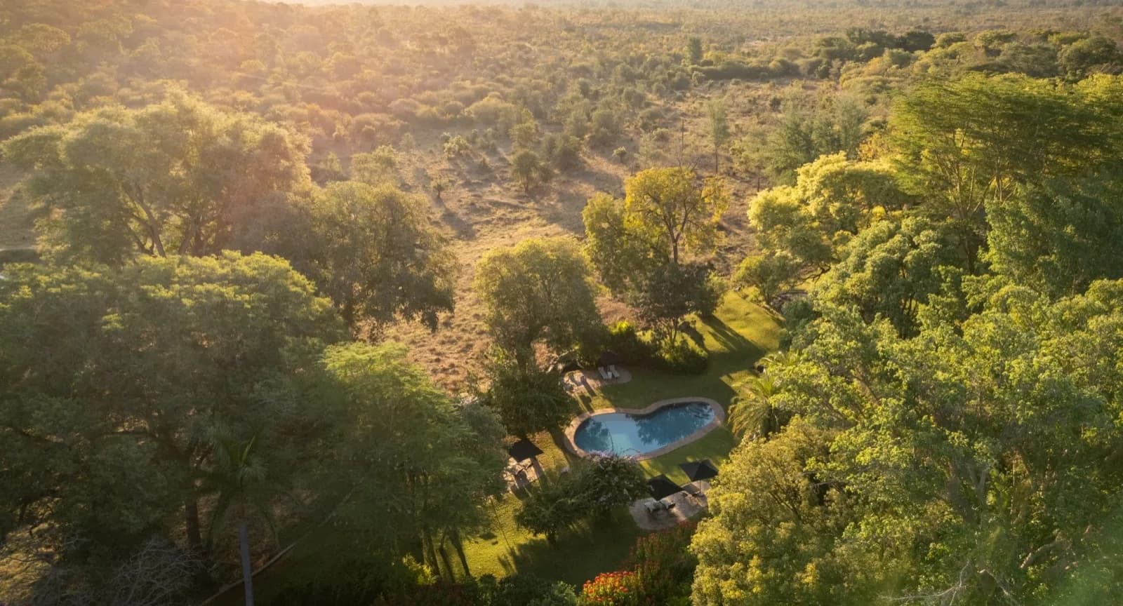 Anantara Stanley & Livingstone – Pool und Anlage von oben